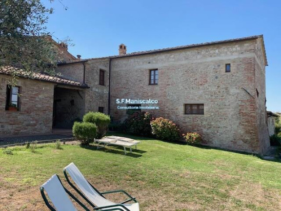 Imagem Casa com 8 Quartos à Venda, 90.000 m² em Montalcino - Montalcino Imagem Casa com 8 Quartos à Venda, 90.000 m² em Montalcino - Montalcino