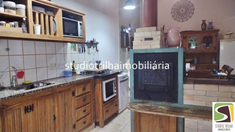 Imagem Casa com 4 Quartos à Venda, em Pereque - Ilhabela Imagem Casa com 4 Quartos à Venda, em Pereque - Ilhabela