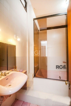 Imagem Casa com 3 Quartos para Alugar, 253 m² em Rio Branco - Porto Alegre