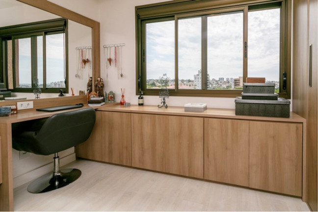 Imagem Imóvel com 3 Quartos à Venda, 137 m² em Jardim Planalto - Porto Alegre Imagem Imóvel com 3 Quartos à Venda, 137 m² em Jardim Planalto - Porto Alegre
