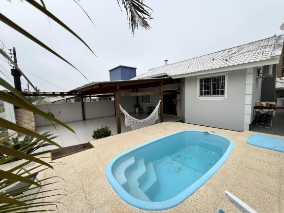 Casa com 3 Quartos à Venda, 200 m² em São João Do Rio Vermelho - Florianópolis