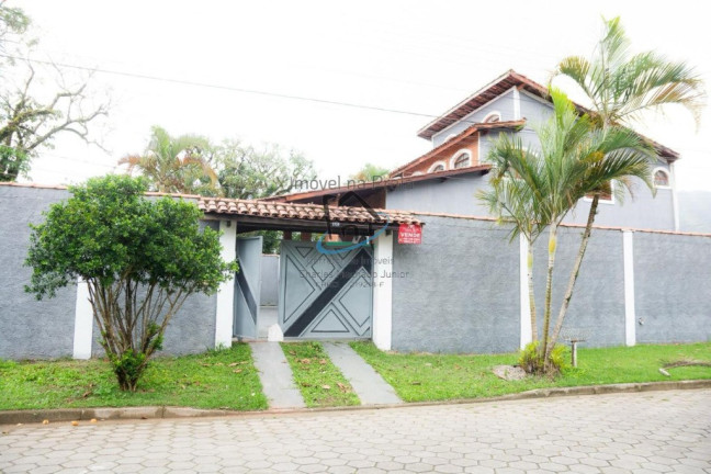 Sobrado com 3 Quartos à Venda,  em Martim De Sá - Caraguatatuba