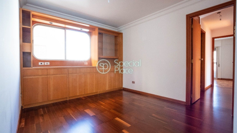 Imagem Apartamento com 3 Quartos à Venda, 220 m² em Itaim Bibi - São Paulo