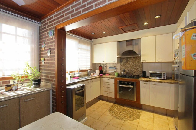 Imagem Casa com 3 Quartos à Venda, 355 m² em Santo Antônio - Porto Alegre