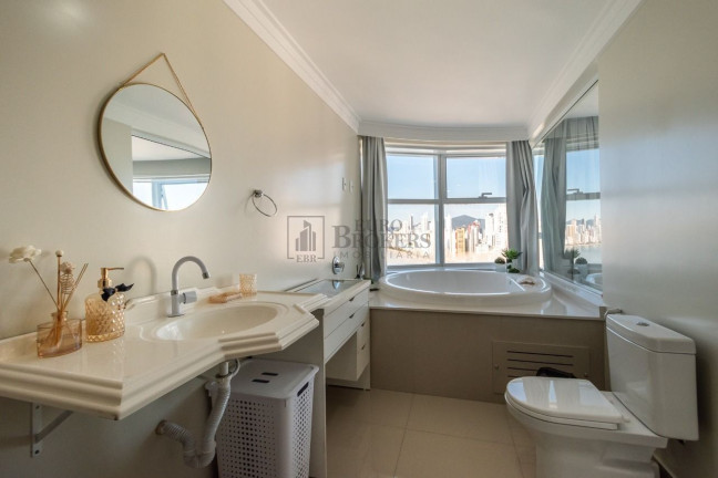 Imagem Apartamento com 3 Quartos à Venda, 165 m² em Pioneiros - Balneário Camboriú Imagem Apartamento com 3 Quartos à Venda, 165 m² em Pioneiros - Balneário Camboriú