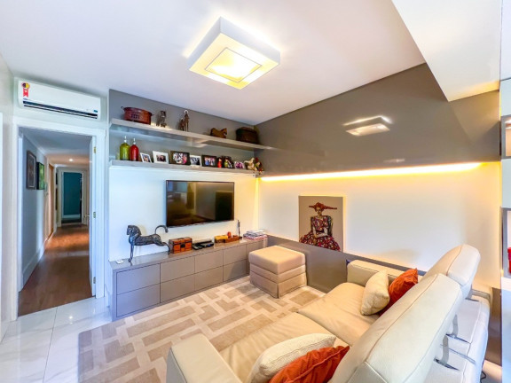 Imagem Apartamento com 3 Quartos à Venda, 183 m² em Petrópolis - Porto Alegre Imagem Apartamento com 3 Quartos à Venda, 183 m² em Petrópolis - Porto Alegre