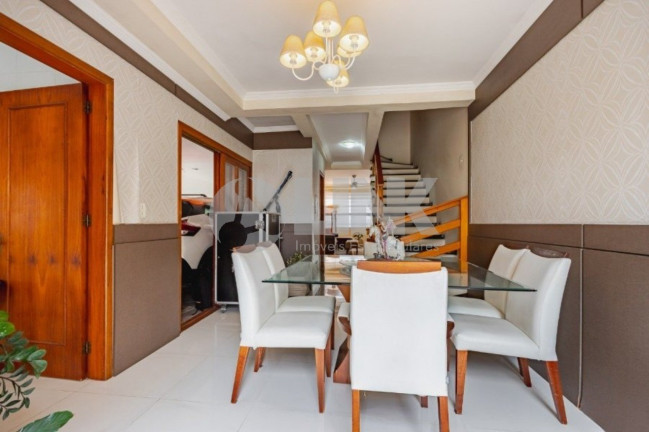 Imagem Casa com 3 Quartos à Venda, 231 m² em Jardim Itu - Porto Alegre