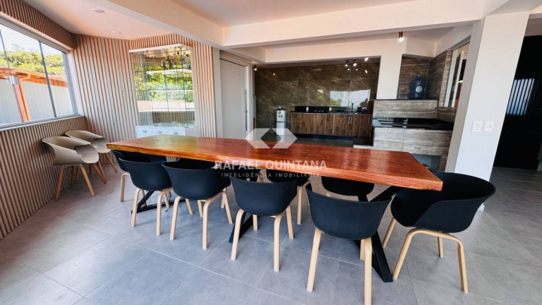 Imagem Casa com 4 Quartos à Venda, 470 m² em Lagoa Da Conceição - Florianópolis Imagem Casa com 4 Quartos à Venda, 470 m² em Lagoa Da Conceição - Florianópolis