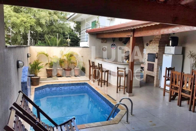 Casa com 3 Quartos à Venda, 210 m² em Tremembé - São Paulo