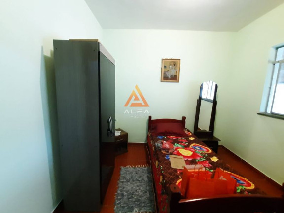 Imagem Casa com 4 Quartos à Venda, 120 m²