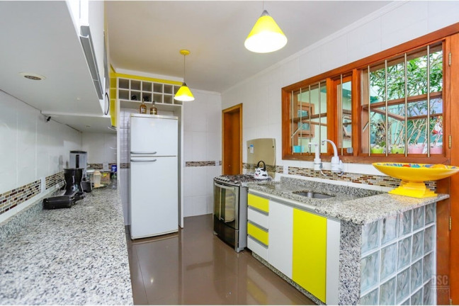Imagem Casa com 3 Quartos à Venda, 185 m² em Hípica - Porto Alegre Imagem Casa com 3 Quartos à Venda, 185 m² em Hípica - Porto Alegre