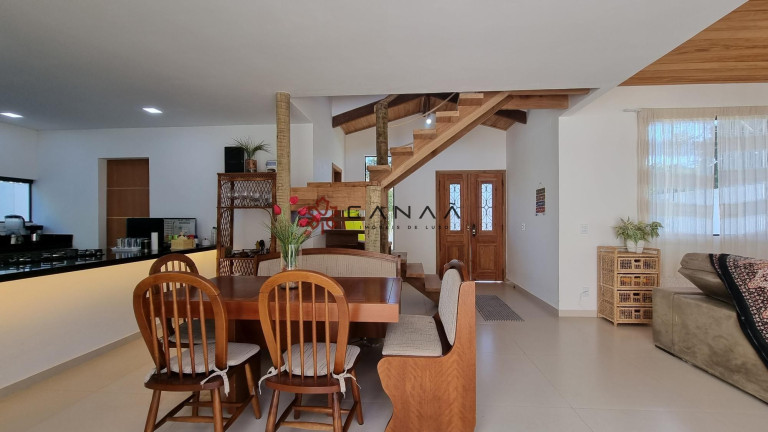 Imagem Casa de Condomínio com 3 Quartos à Venda, 188 m² em Caravelas - Armação Dos Búzios