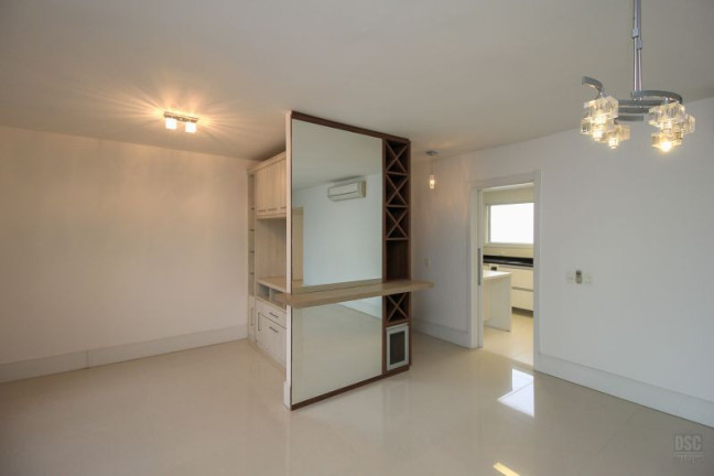 Imagem Imóvel com 3 Quartos à Venda, 165 m² em Bela Vista - Porto Alegre Imagem Imóvel com 3 Quartos à Venda, 165 m² em Bela Vista - Porto Alegre