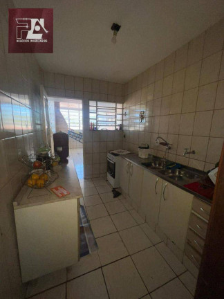 Imagem Sobrado com 4 Quartos à Venda, 202 m² em Vila Comendador Rodrigues Alves - Guaratinguetá Imagem Sobrado com 4 Quartos à Venda, 202 m² em Vila Comendador Rodrigues Alves - Guaratinguetá