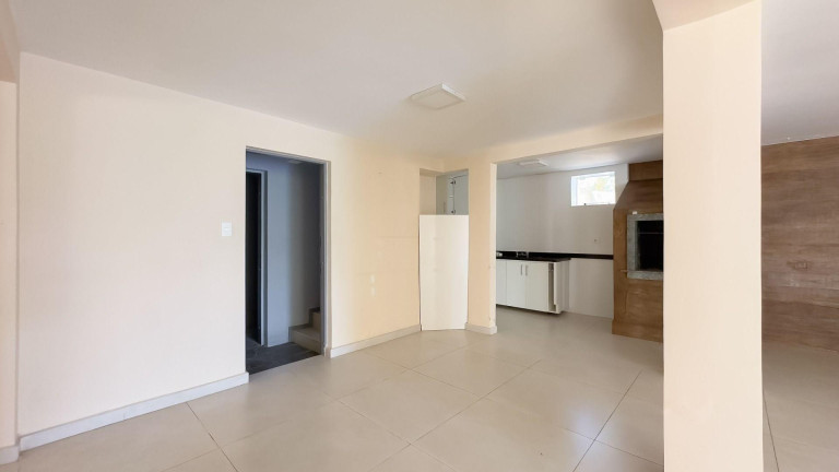 Imagem Casa com 4 Quartos à Venda, 600 m² em Uberaba - Curitiba