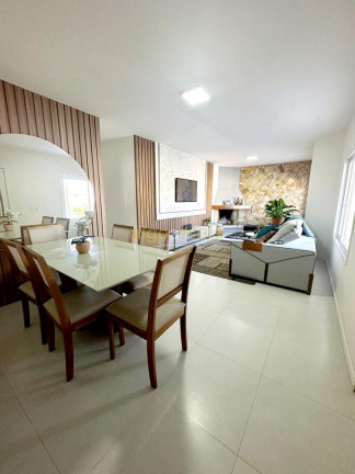 Imagem Casa com 3 Quartos à Venda, 220 m² em Centro - Xangri-lá