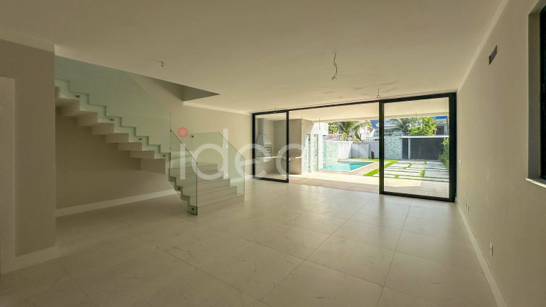 Imagem Casa de Condomínio com 5 Quartos à Venda, 380 m² em Barra Da Tijuca - Rio De Janeiro Imagem Casa de Condomínio com 5 Quartos à Venda, 380 m² em Barra Da Tijuca - Rio De Janeiro