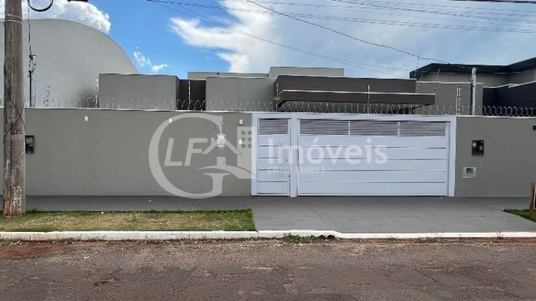 Casa com 3 Quartos à Venda, 137 m² em Jardim Monte Líbano - Campo Grande