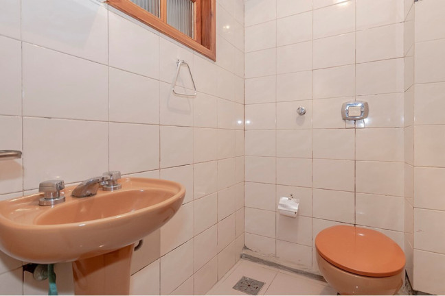 Imagem Casa com 4 Quartos à Venda, 388 m² em Jardim Itu - Porto Alegre Imagem Casa com 4 Quartos à Venda, 388 m² em Jardim Itu - Porto Alegre