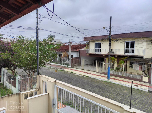 Imagem Casa com 8 Quartos à Venda, 264 m² em Centro - Balneário Camboriú Imagem Casa com 8 Quartos à Venda, 264 m² em Centro - Balneário Camboriú