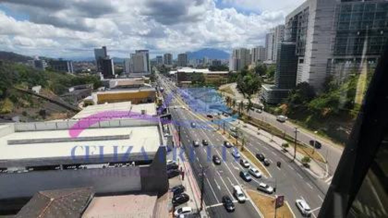 Sala Comercial à Venda, 104 m² em Santa Lúcia - Vitória