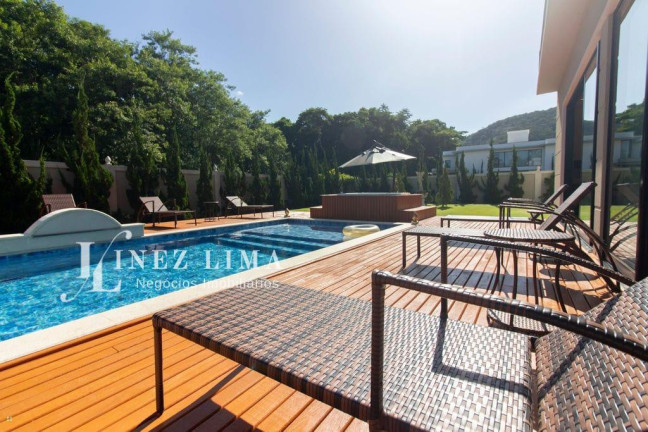 Casa com 3 Quartos à Venda, 440 m² em Casa Branca - Itapema