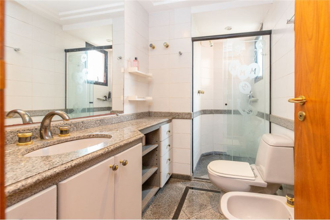 Imagem Imóvel com 3 Quartos à Venda, em Moema - São Paulo Imagem Imóvel com 3 Quartos à Venda, em Moema - São Paulo