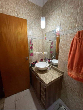 Imagem Casa com 3 Quartos à Venda, 450 m²