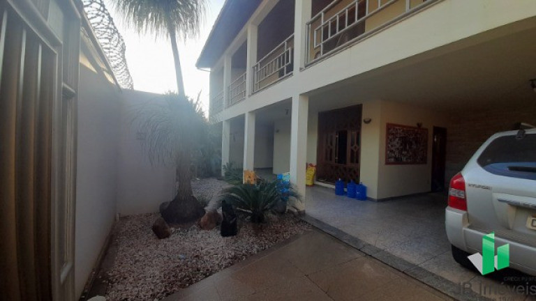 Imagem Casa com 5 Quartos à Venda, 320 m² em Ibituruna - Montes Claros Imagem Casa com 5 Quartos à Venda, 320 m² em Ibituruna - Montes Claros