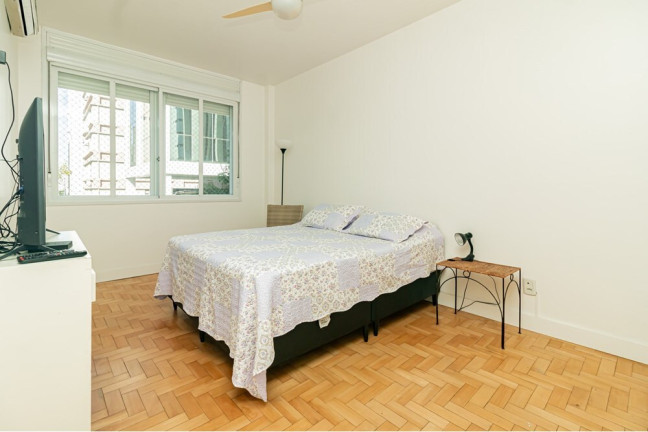 Imagem Imóvel com 3 Quartos à Venda,  em Moinhos De Vento - Porto Alegre