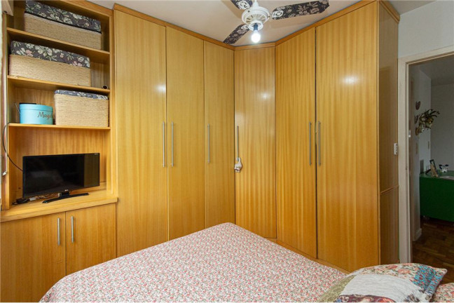 Imagem Imóvel com 3 Quartos à Venda, em Cristal - Porto Alegre Imagem Imóvel com 3 Quartos à Venda, em Cristal - Porto Alegre