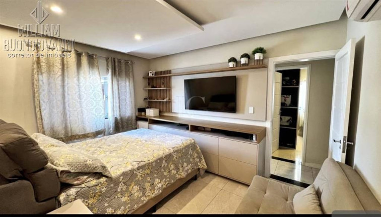 Imagem Casa com 5 Quartos à Venda, em Florida - Praia Grande Imagem Casa com 5 Quartos à Venda, em Florida - Praia Grande