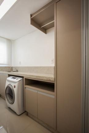 Imagem Imóvel com 4 Quartos à Venda, 205 m² em Pioneiros - Balneário Camboriú Imagem Imóvel com 4 Quartos à Venda, 205 m² em Pioneiros - Balneário Camboriú