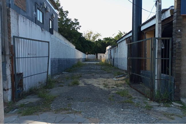 Terreno à Venda, 844 m² em Jardim Sabará - Porto Alegre