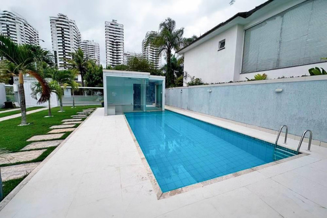 Imagem Casa de Condomínio com 6 Quartos para Alugar, 550 m² em Barra Da Tijuca - Rio De Janeiro Imagem Casa de Condomínio com 6 Quartos para Alugar, 550 m² em Barra Da Tijuca - Rio De Janeiro