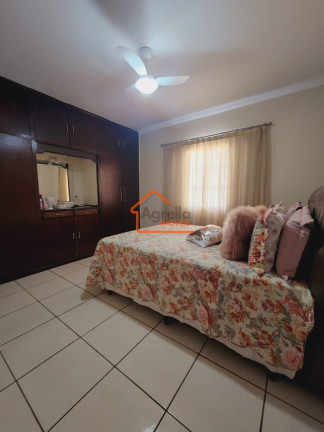 Imagem Casa com 3 Quartos à Venda, 110 m² em Aterrado - Mogi Mirim