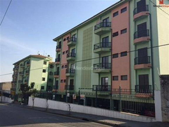 Apartamento com 3 Quartos para Alugar, 94 m² em Vila Haro - Sorocaba