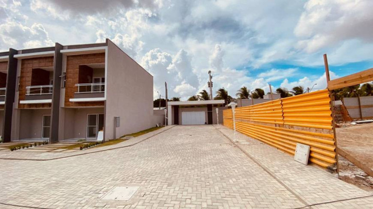 Imagem Casa à Venda, em Fortaleza Imagem Casa à Venda, em Fortaleza