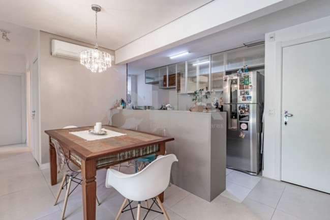 Imagem Apartamento com 3 Quartos à Venda, 100 m² em São Sebastião - Porto Alegre Imagem Apartamento com 3 Quartos à Venda, 100 m² em São Sebastião - Porto Alegre