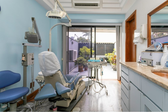 Sala Comercial à Venda, 57 m² em Petrópolis - Porto Alegre