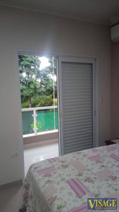 Imagem Sobrado com 3 Quartos à Venda, em Cid. Salvador - Jacareí Imagem Sobrado com 3 Quartos à Venda, em Cid. Salvador - Jacareí