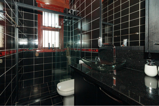 Imagem Casa com 3 Quartos à Venda, 330 m² em Jardim Itu - Porto Alegre Imagem Casa com 3 Quartos à Venda, 330 m² em Jardim Itu - Porto Alegre