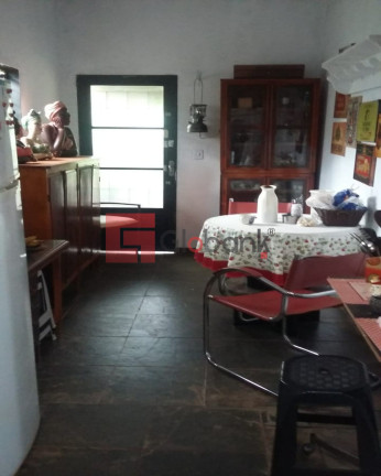 Imagem Imóvel com 3 Quartos à Venda, 2.500 m² em Centro - Montes Claros