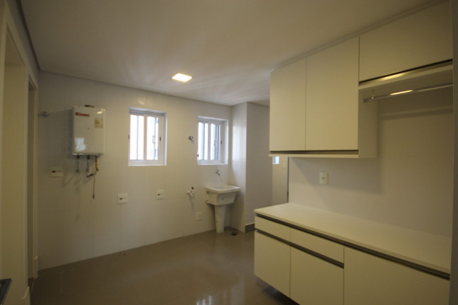 Apartamento com 3 Quartos para Alugar, 285 m² em Higienopolis - São Paulo