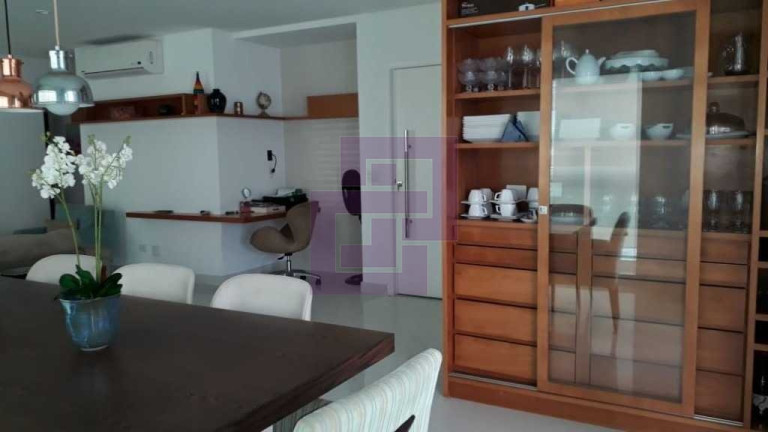 Imagem Apartamento com 3 Quartos à Venda, 210 m² em Pitangueiras - Guarujá Imagem Apartamento com 3 Quartos à Venda, 210 m² em Pitangueiras - Guarujá