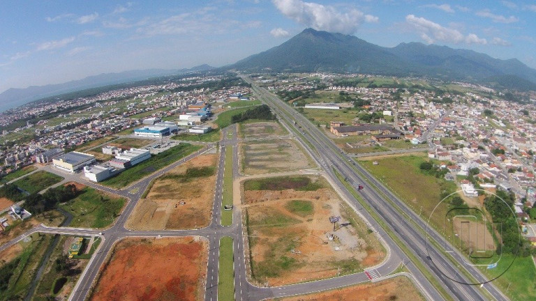 Imagem Terreno à Venda, 765 m² em Barra Do Aririú - Palhoça Imagem Terreno à Venda, 765 m² em Barra Do Aririú - Palhoça
