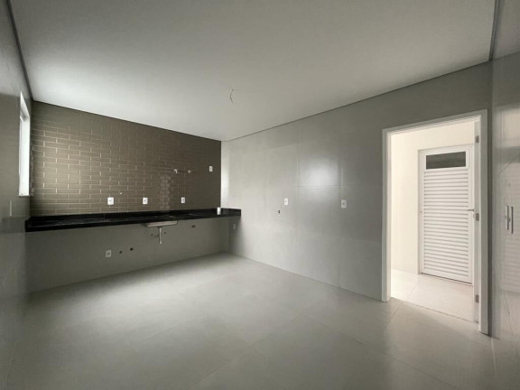 Imagem Casa com 3 Quartos à Venda, 280 m² em Embaré - Santos Imagem Casa com 3 Quartos à Venda, 280 m² em Embaré - Santos