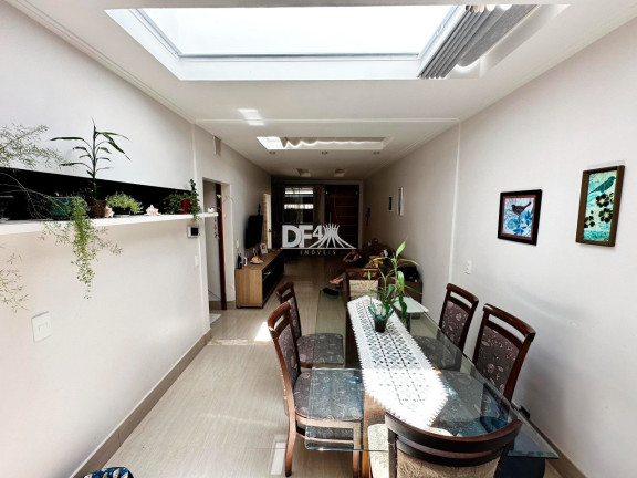 Imagem Casa com 4 Quartos à Venda, 200 m² em Guará I - Brasília