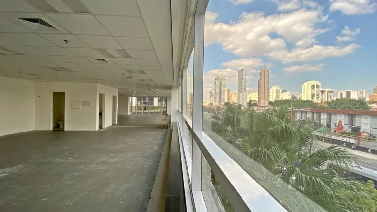Sala Comercial à Venda ou Locação, 380 m² em Jardim Das Acácias - São Paulo