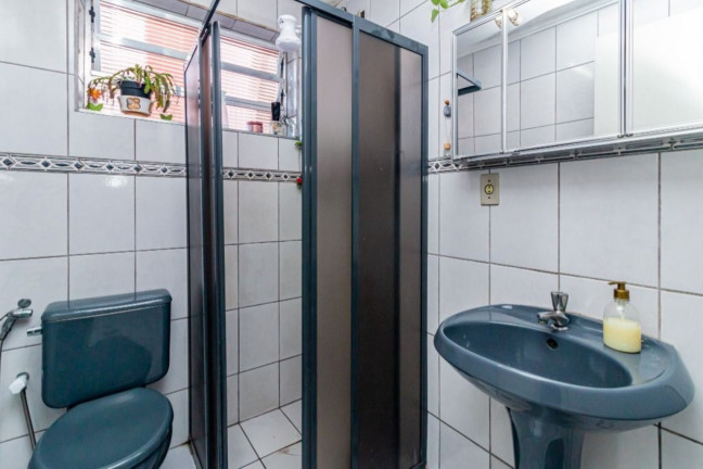 Imagem Imóvel com 4 Quartos à Venda, 74 m² em Petrópolis - Porto Alegre